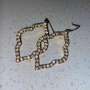 Lightweight gold and diamond earrings! Previously used in pageants and weddings.